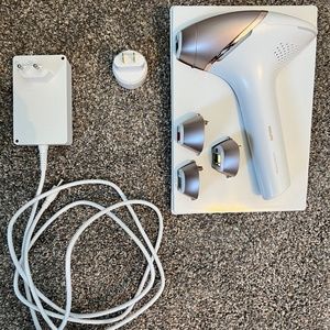 Philips Lumea IPL Hair Removal BRI